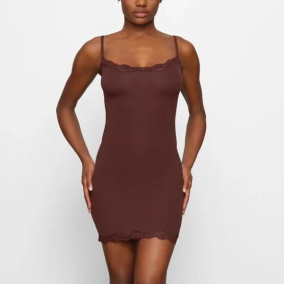 SKIMS Dresses & Skirts - SKIMS Fits Everybody Lace Slip Dress Womens XL Cocoa Brown New with FLAW